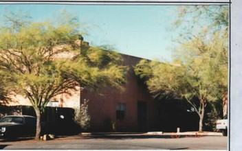 938 N Belvedere Ave in Tucson, AZ - Building Photo - Building Photo