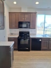 21226 Hwy 175 in Middletown, CA - Building Photo - Building Photo