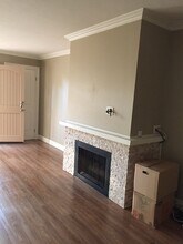 19215 Shoreline Ln, Unit #1 in Huntington Beach, CA - Foto de edificio - Building Photo