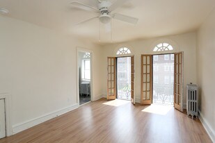 Sylvania Gardens Apartments in Philadelphia, PA - Building Photo