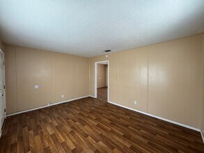 806 N 10th St in Alpine, TX - Building Photo - Building Photo