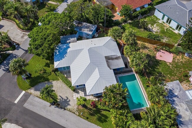 461 Jupiter Ln in Juno Beach, FL - Foto de edificio - Building Photo