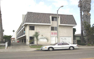 1033 Broad Ave Apartments