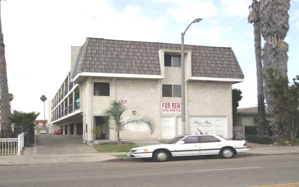 1033 Broad Ave in Wilmington, CA - Building Photo