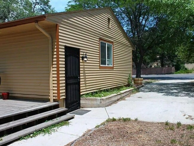 2832 N Circle Dr in Colorado Springs, CO - Building Photo - Building Photo