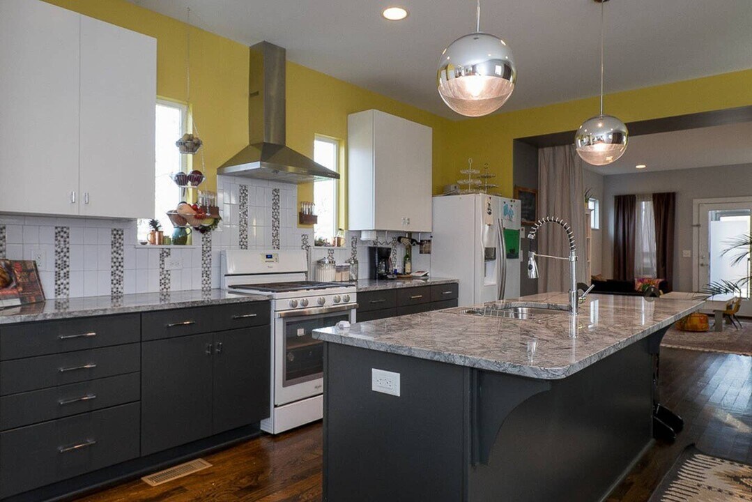 1606 7th Ave N, Unit 1176B in Nashville, TN - Building Photo