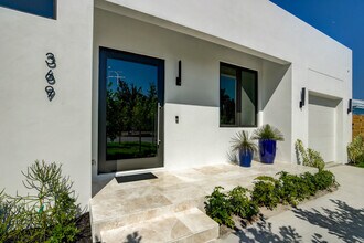 369 Orange Way in West Palm Beach, FL - Building Photo - Building Photo