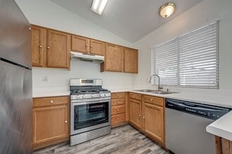 5541 Cleary Ct in Las Vegas, NV - Building Photo - Building Photo