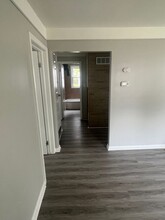 24543 Valley Ave in Eastpointe, MI - Building Photo - Building Photo