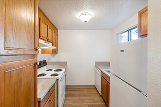 Sawyer Pointe Apartments in Scappoose, OR - Building Photo - Building Photo