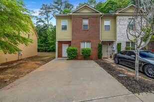 3037 Bonnes Dr in Stonecrest, GA - Building Photo