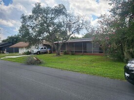 1634 Dolphin Dr, Unit 356 in St. Cloud, FL - Building Photo