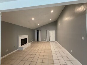 2617 Auburn Ct in Bakersfield, CA - Building Photo - Building Photo