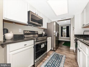 14004 Daleshire Way in Burtonsville, MD - Building Photo - Building Photo