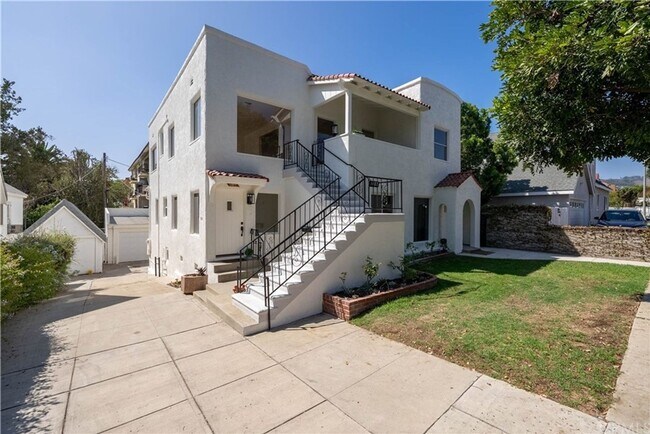 1185 W 10th St in Los Angeles, CA - Building Photo - Building Photo