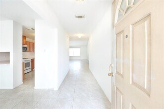 7730 Valley Elm Ln in Houston, TX - Building Photo - Building Photo