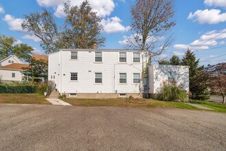 981 Black Rock Tpke in Fairfield, CT - Building Photo - Building Photo