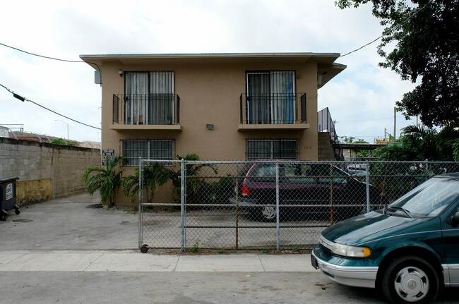 668 NW 31st St in Miami, FL - Building Photo - Building Photo