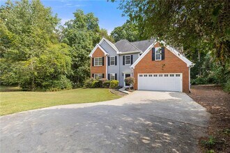 5705 Cannonero Dr in Alpharetta, GA - Foto de edificio - Building Photo