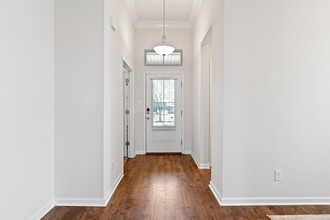 388 Lakeshore Vlg E in Slidell, LA - Building Photo - Building Photo