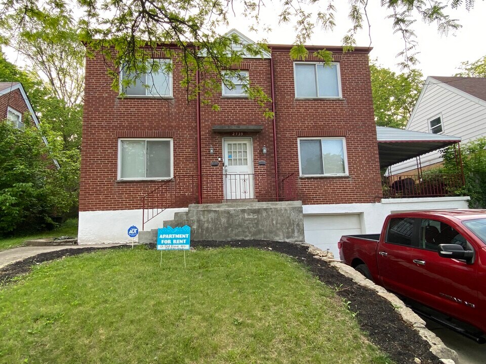 2739 Orland Ave in Cincinnati, OH - Building Photo