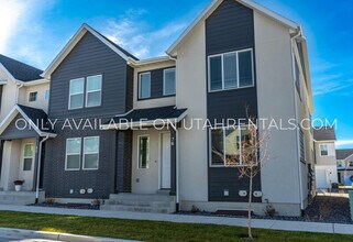 76 S Moonlit Rd in Mapleton, UT - Building Photo - Building Photo