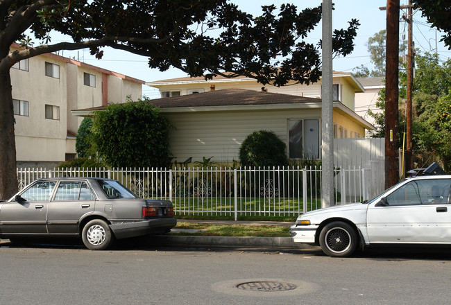 915 S Kenwood Ave in Inglewood, CA - Building Photo - Building Photo