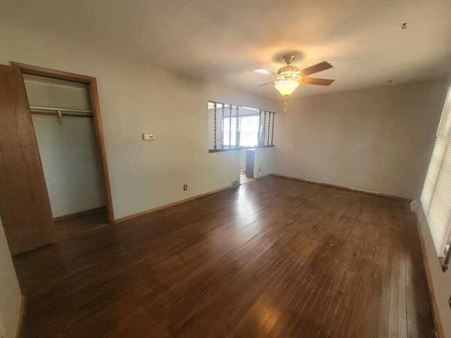 property at 3207 E 41st St