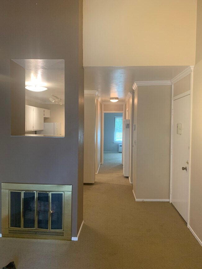 2738 Oak Rd in Walnut Creek, CA - Building Photo - Building Photo