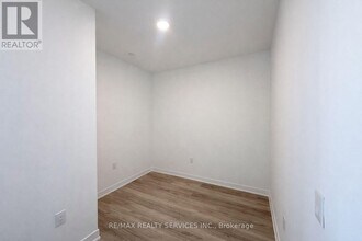 10 All Nations Dr in Brampton, ON - Building Photo - Building Photo