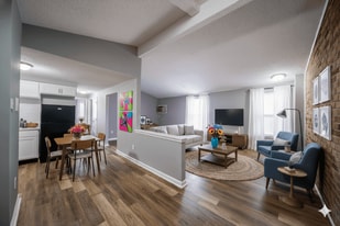 Lincoln Square Apartments in Hamburg, NY - Building Photo