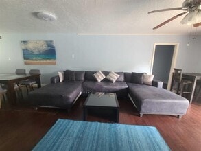 5515 W Airport Blvd in Houston, TX - Building Photo - Building Photo