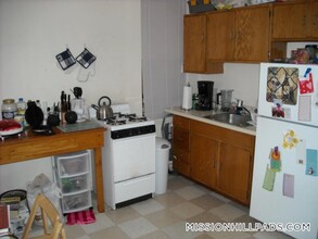 1572 Tremont St in Boston, MA - Building Photo - Building Photo