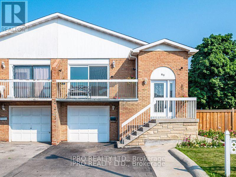 80 Winterfold Dr in Brampton, ON - Building Photo