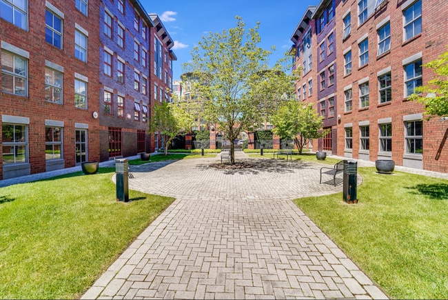 812 Grand St, Unit 203 in Hoboken, NJ - Building Photo - Building Photo