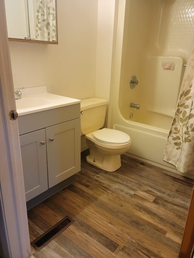 21 Rosemont Ct, Unit 21B Rosemont Ct in Easton, PA - Foto de edificio - Building Photo