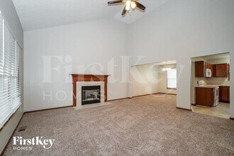 1547 S Hunters Dr in Newark, OH - Foto de edificio - Building Photo
