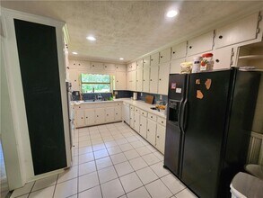 2324 Clairmont Rd in Atlanta, GA - Building Photo - Building Photo