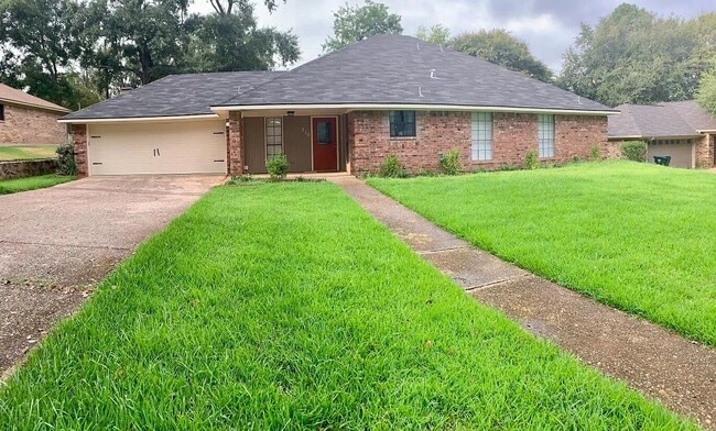 710 Carriage Dr in Tyler, TX - Building Photo - Building Photo