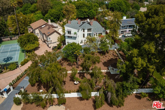 property at 19555 Oxnard St