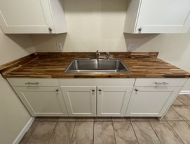 646 S Hawley Rd, Unit 206 in Milwaukee, WI - Building Photo