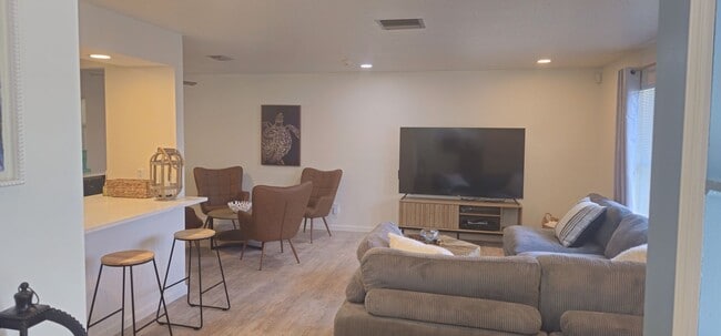 589 Coconut St in Satellite Beach, FL - Building Photo - Building Photo