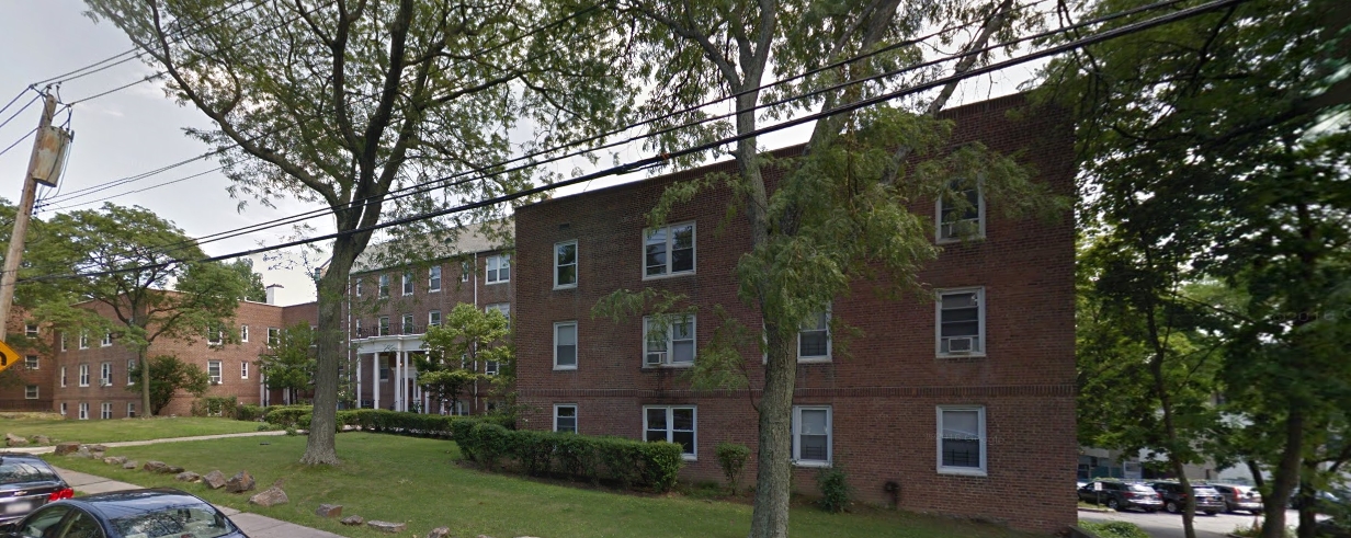 470 Pelham Rd in New Rochelle, NY - Foto de edificio