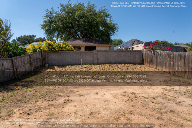 110 Starling Creek Loop in Laredo, TX - Building Photo - Building Photo