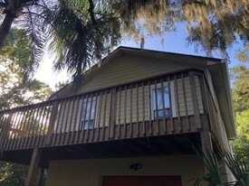 27 US-27, Unit Garage Apartment A in St. Augustine, FL - Building Photo