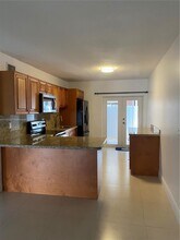 3282 W 70th St in Hialeah, FL - Building Photo - Building Photo