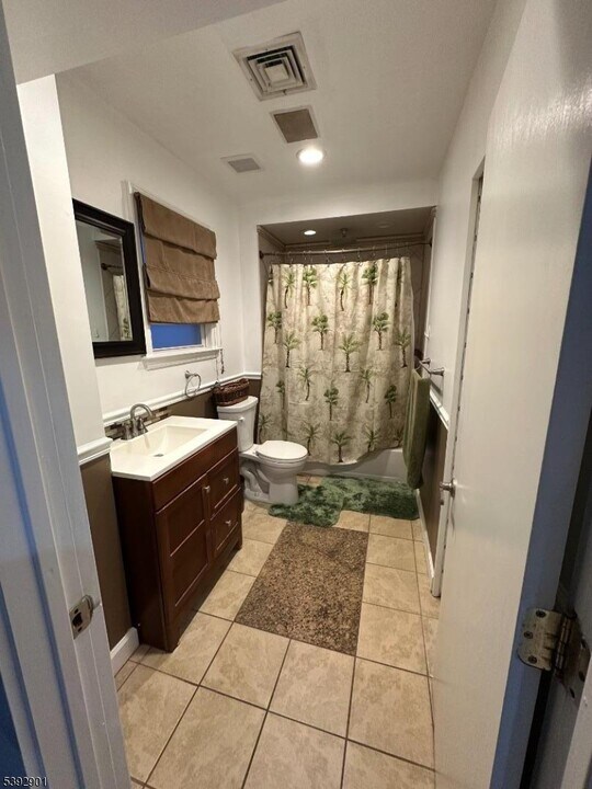 17 N 12th St in Haledon, NJ - Building Photo