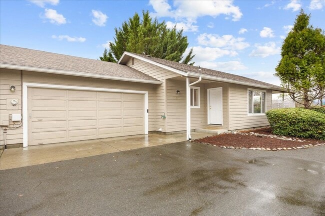 property at 1371 Star Ct