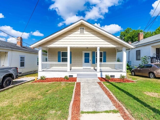 1032 Moreland Ave in Durham, NC - Foto de edificio - Building Photo