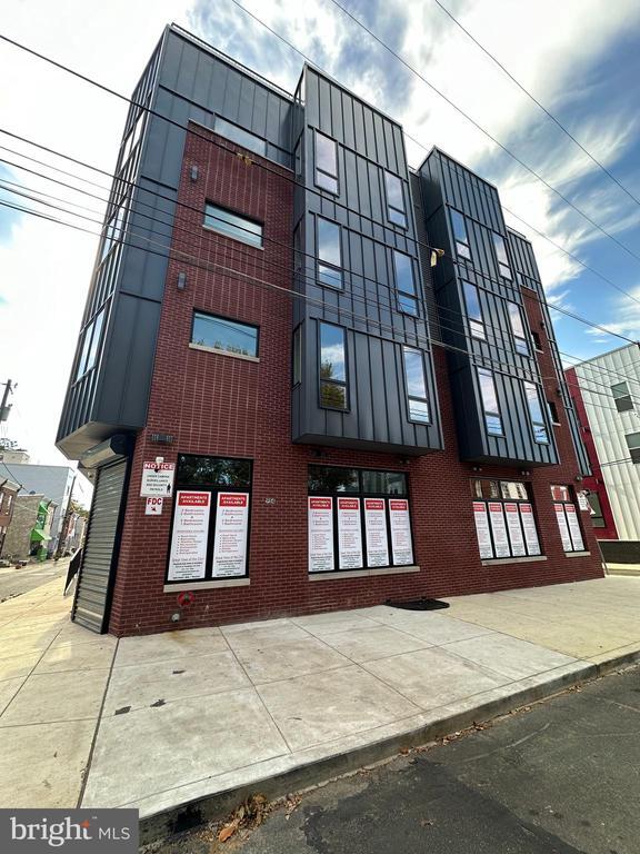 property at 914-18 W Susquehanna Ave